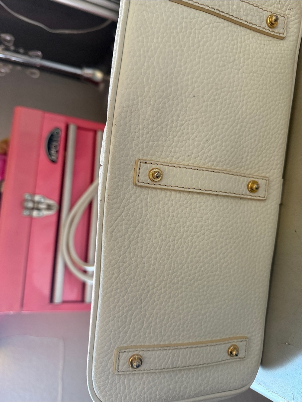 White Dooney & Bourke Pebbled Tote zipper with Front Pocket Detailing - Picture 4 of 7